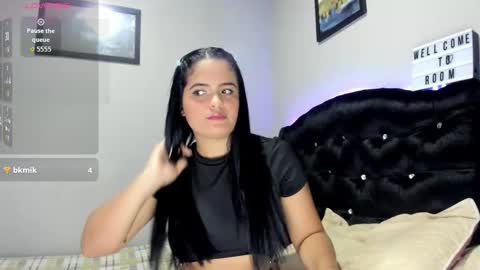 kellyMillian  online show from 09.18.25