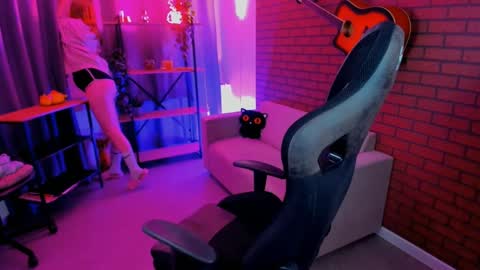 Snapshot of kellypoter chatting on 02.04.25 kelly online show from 02.04.25