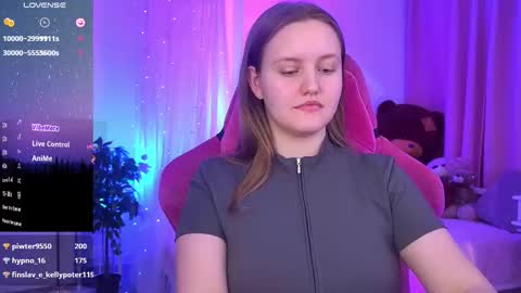 Snapshot of kellypoter chatting on 10.19.25 kelly online show from 10.19.25