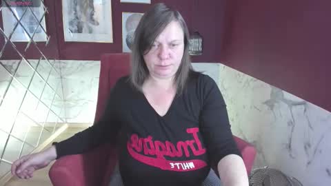 Snapshot of kellysuper chatting on 10.19.25 Kelly online show from 10.19.25