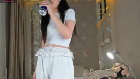 kellyy_bern online show from 03.16.26