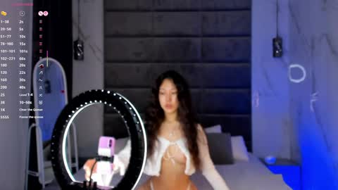 Snapshot of kellyy_bern chatting on 05.21.26 kellyy_bern online show from 05.21.26