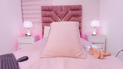 Snapshot of kemdall_lopez chatting on 02.08.26 kemdall lopez online show from 02.08.26