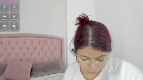 Snapshot of kendall__fox chatting on 10.03.25 Kendall online show from 10.03.25