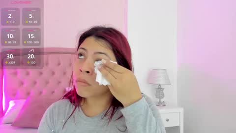 Snapshot of kendall__fox chatting on 11.12.25 Kendall online show from 11.12.25