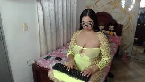 kendall  online show from 11.11.25