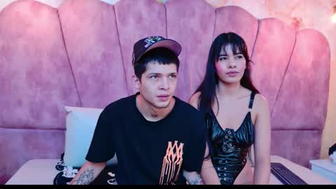 Snapshot of kendalltaylorr chatting on 10.28.25 Kendall and Taylor online show from 10.28.25