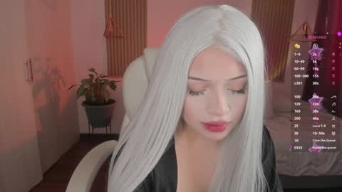 Kendall  online show from 10.13.25