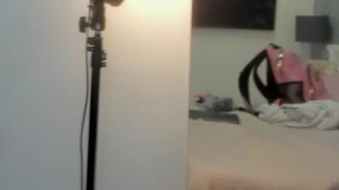 Kendra London online show from 11.08.25