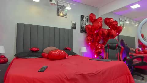 Snapshot of kendra_london chatting on 02.12.26 Kendra London online show from 02.12.26