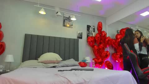 Snapshot of kendra_london chatting on 02.20.26 Kendra London online show from 02.20.26