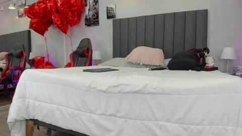 Snapshot of kendra_london chatting on 02.26.26 Kendra London online show from 02.26.26