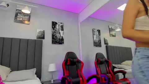 Snapshot of kendra_london chatting on 03.08.26 Kendra London online show from 03.08.26