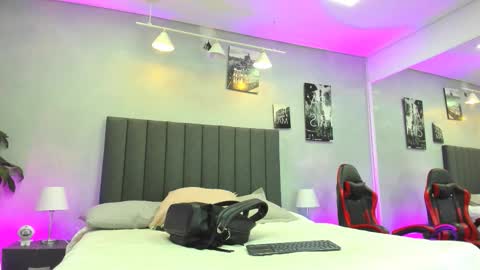 Snapshot of kendra_london chatting on 03.13.26 Kendra London online show from 03.13.26