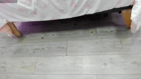 Snapshot of kendra_london chatting on 03.24.26 Kendra London online show from 03.24.26