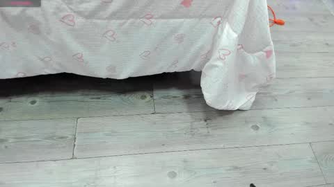 Snapshot of kendra_london chatting on 03.28.26 Kendra London online show from 03.28.26