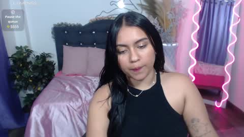 Snapshot of kendra_tay chatting on 01.07.25 kendra online show from 01.07.25