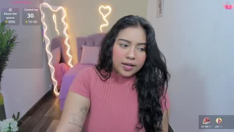 Snapshot of kendra_tay chatting on 02.09.25 kendra online show from 02.09.25