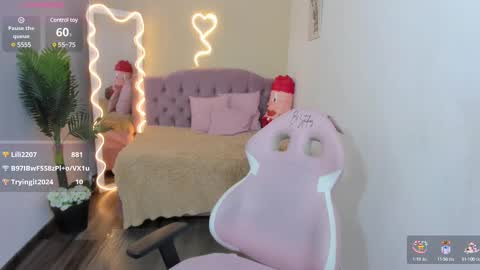 Snapshot of kendra_tay chatting on 03.05.25 kendra online show from 03.05.25