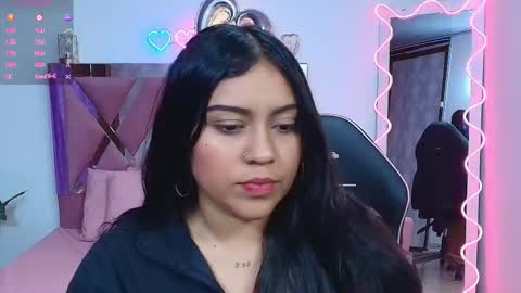 Snapshot of kendra_tay chatting on 10.19.25 kendra online show from 10.19.25