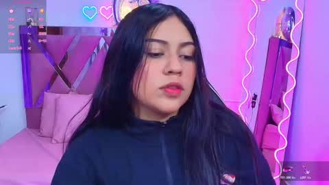 Snapshot of kendra_tay chatting on 10.20.25 kendra online show from 10.20.25