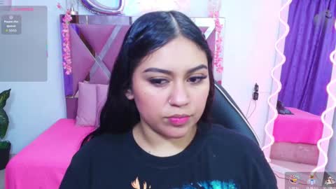 Snapshot of kendra_tay chatting on 11.04.25 kendra online show from 11.04.25