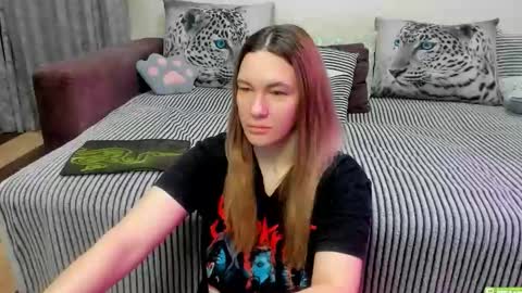 Snapshot of kendra_xx_ chatting on 03.31.26 Kendra online show from 03.31.26