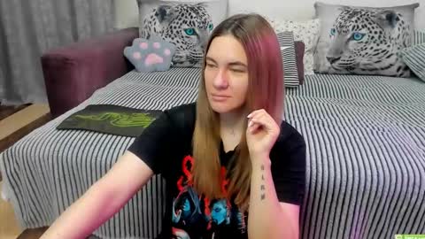 Snapshot of kendra_xx_ chatting on 04.04.26 Kendra online show from 04.04.26