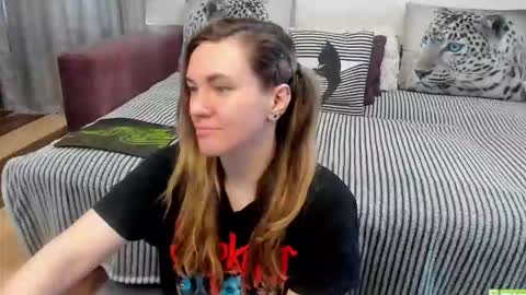 Snapshot of kendra_xx_ chatting on 04.16.26 Kendra online show from 04.16.26