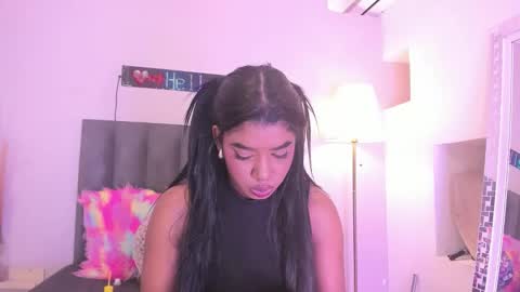 kendrachavez_ online show from 02.11.26