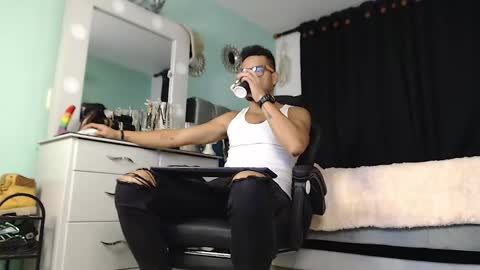 Chriss Morales online show from 02.06.25