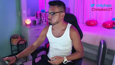 Chriss Morales online show from 03.12.25