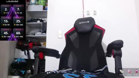 Snapshot of kenn_blake1 chatting on 10.03.25 blake online show from 10.03.25