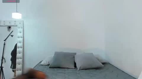 Snapshot of kennawells_ chatting on 02.28.25 kenna online show from 02.28.25