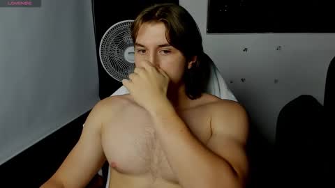 Snapshot of kent_rushell chatting on 10.14.25 kent_rushell online show from 10.14.25