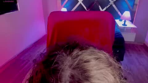 Snapshot of kenziesharik chatting on 03.08.25 Kenzie online show from 03.08.25