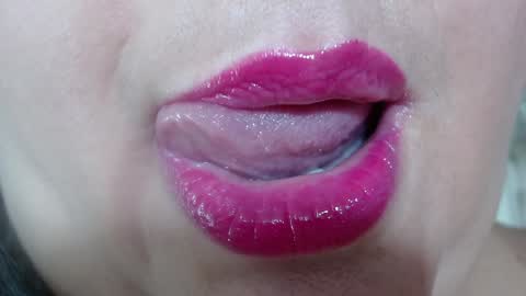 K E R L Y online show from 01.10.25