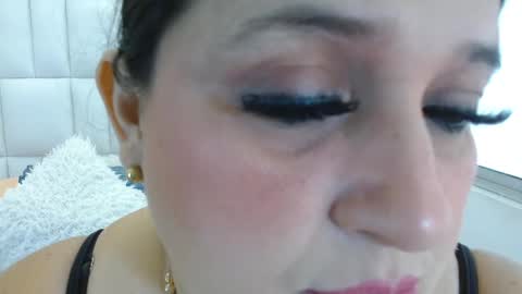 K E R L Y online show from 12.04.25