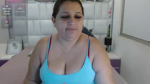 Snapshot of kerly_doll chatting on 05.16.26 K E R L Y online show from 05.16.26