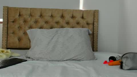 Snapshot of keryhillson chatting on 09.20.25 Kery Hillson online show from 09.20.25