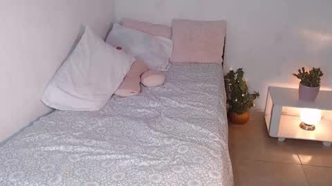 Mia  online show from 12.14.24