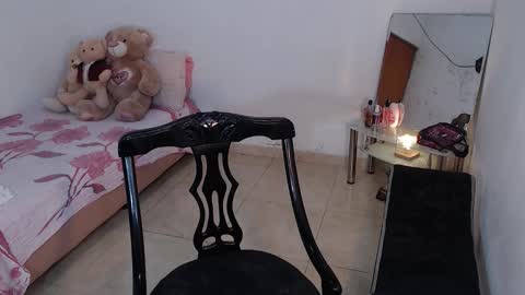 Mia  online show from 03.14.26