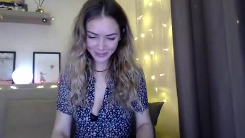 Snapshot of kessiecage chatting on 12.18.24 kessiecage online show from 12.18.24