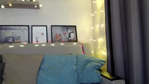 Snapshot of kessiecage chatting on 12.22.24 kessiecage online show from 12.22.24