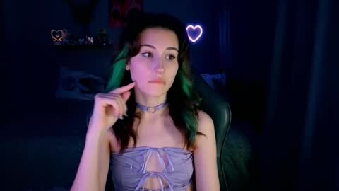 Snapshot of keti_moon chatting on 11.29.25 Keti 3 online show from 11.29.25