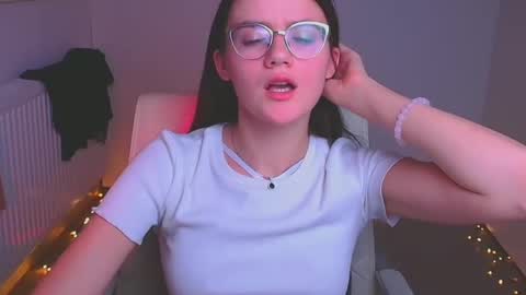 Snapshot of ketrin_pirsss chatting on 12.20.24 Ketrin online show from 12.20.24