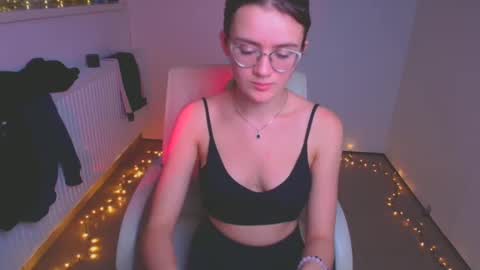 Snapshot of ketrin_pirsss chatting on 12.28.24 Ketrin online show from 12.28.24