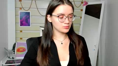 Snapshot of ketrin_pirsss chatting on 09.09.25 Ketrin online show from 09.09.25