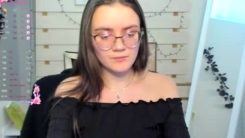 Snapshot of ketrin_pirsss chatting on 11.18.25 Ketrin online show from 11.18.25