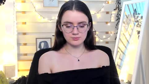 Snapshot of ketrin_pirsss chatting on 11.29.25 Ketrin online show from 11.29.25